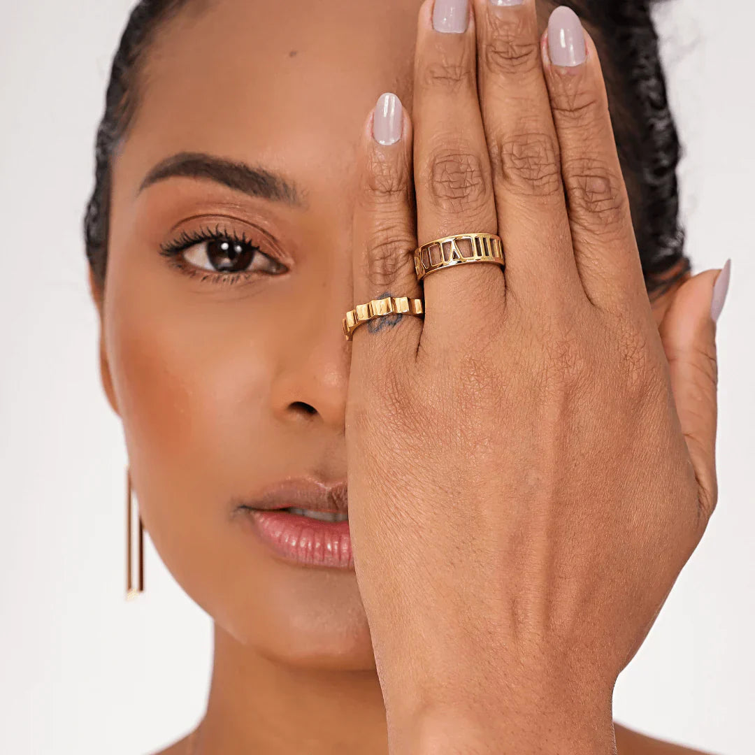 Anel Numeral Romano Banhado a Ouro 18K - Lux