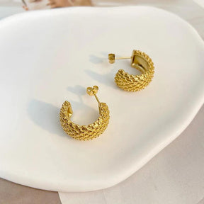 Brinco Texturizado C-Shape - Lux