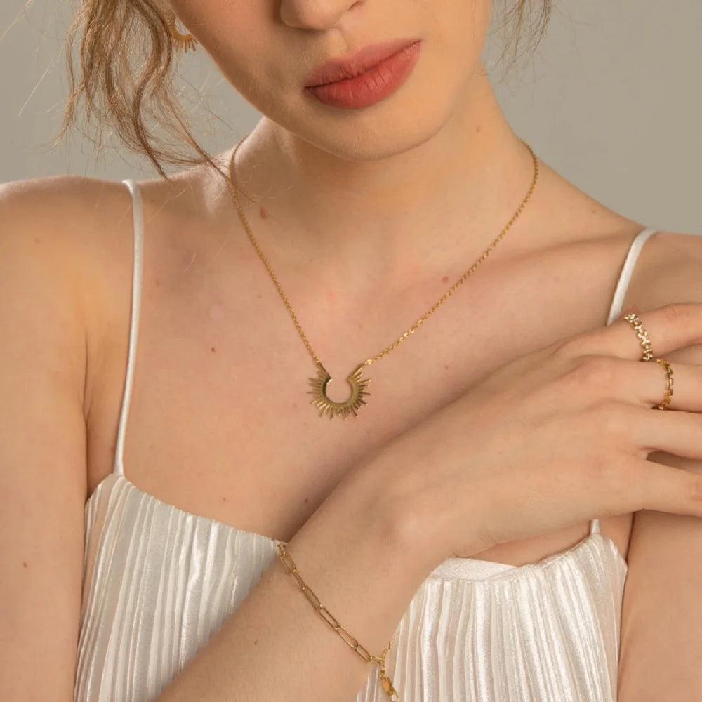 Colar Sol de Ouro - Lux
