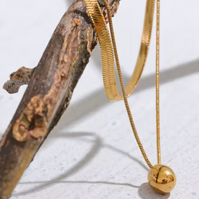 Colar Duplo Malha com Pingente Bola Banhado a Ouro 18k - Lux