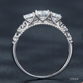 Anel Moissanite com Cristais de Zircônia