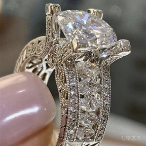 Anel Moissanite com Zircônia