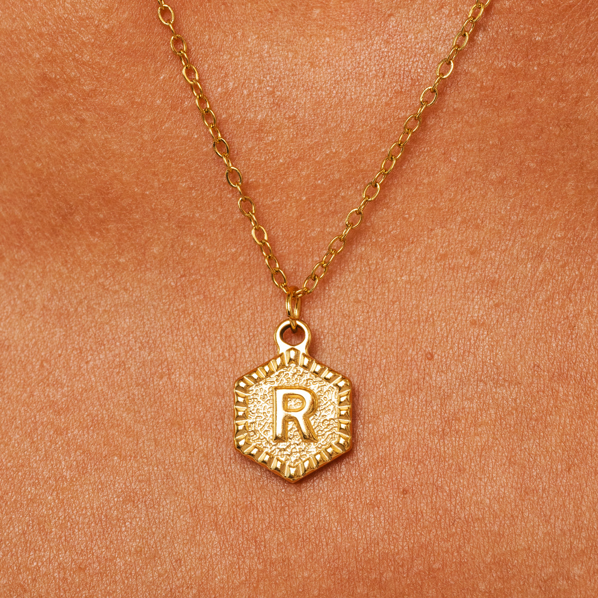 Colar Inicial Hexagonal Banhado a Ouro 18k - Lux