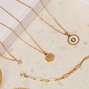 Colar Inicial Hexagonal Banhado a Ouro 18k - Lux