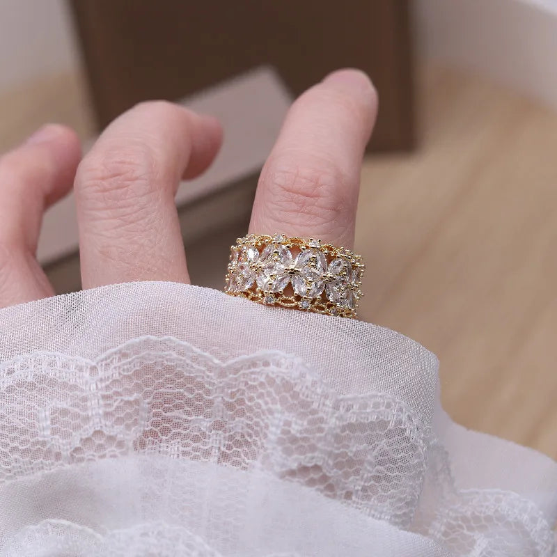 Anel Ajustável Flor Cravejada - Lux