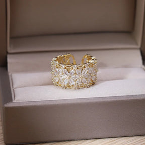 Anel Ajustável Flor Cravejada - Lux