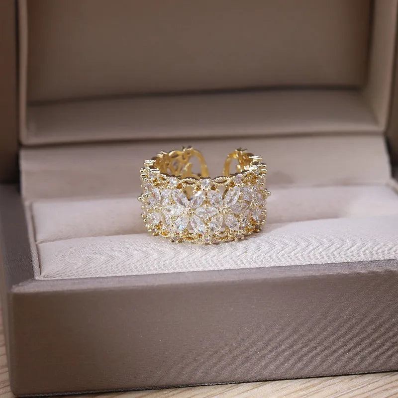 Anel Ajustável Flor Cravejada - Lux